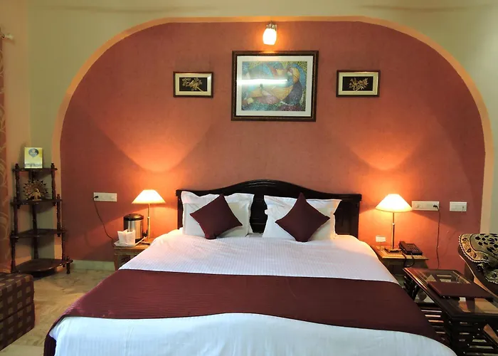 Hotel Meenakshi Udaipur - Family Preffered Hotel